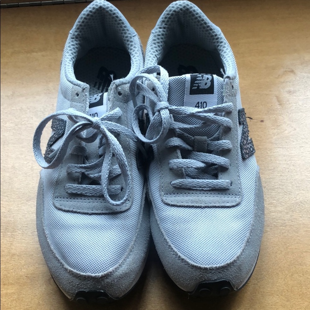 New balance grey casual tennis shoe